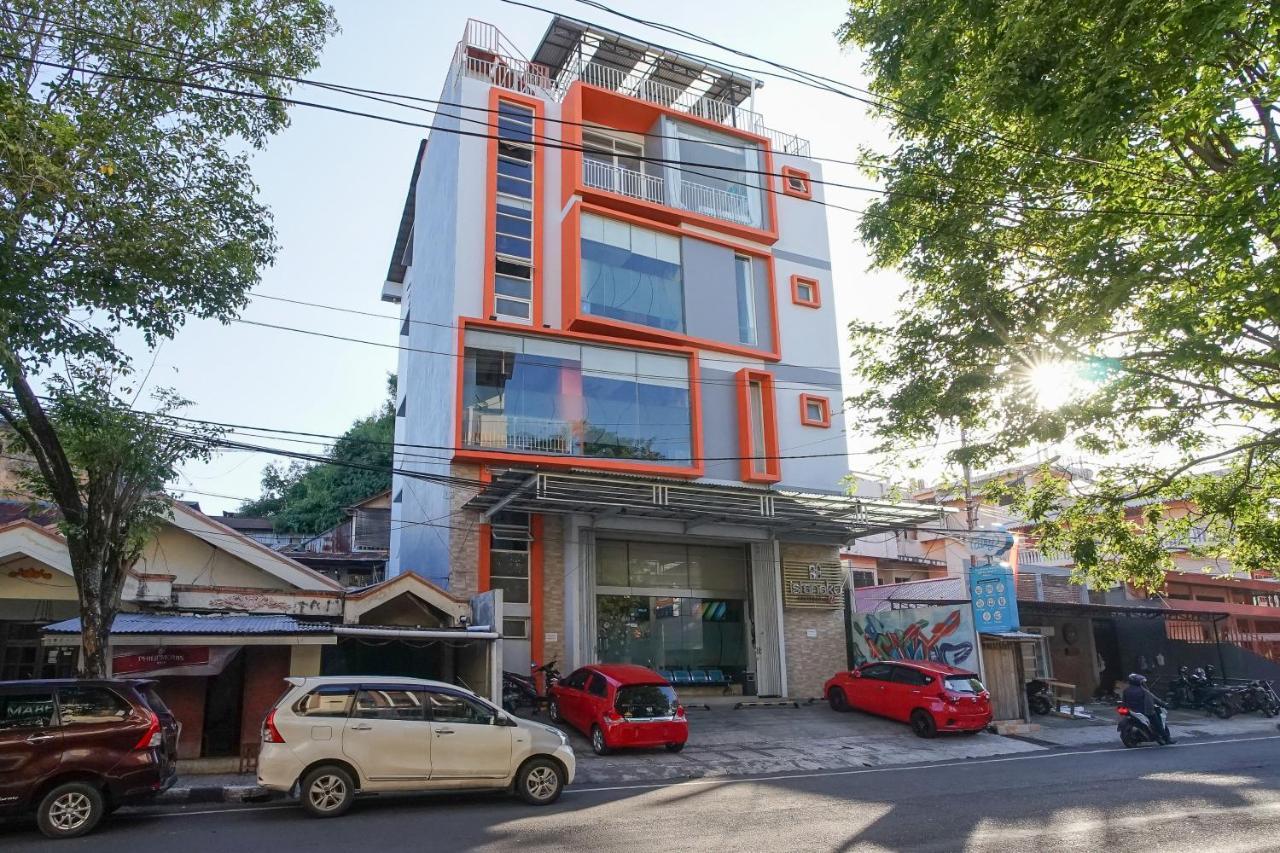 Istanaku Guesthouse 2 Манадо Екстер'єр фото