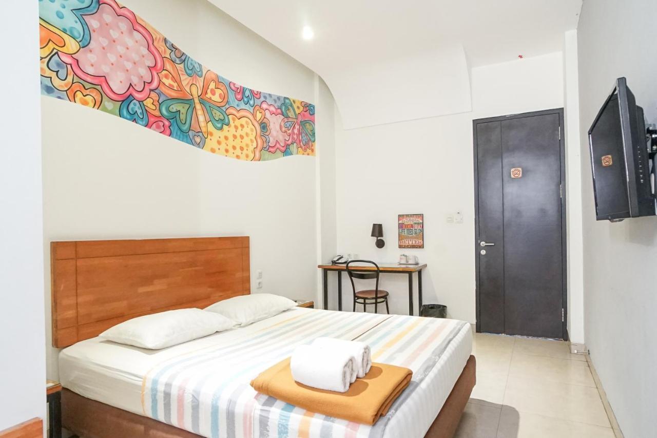Istanaku Guesthouse 2 Манадо Екстер'єр фото